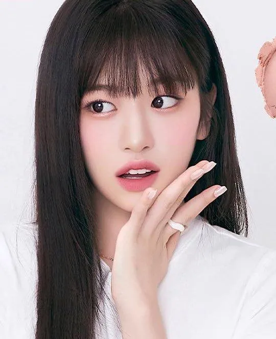안유진
